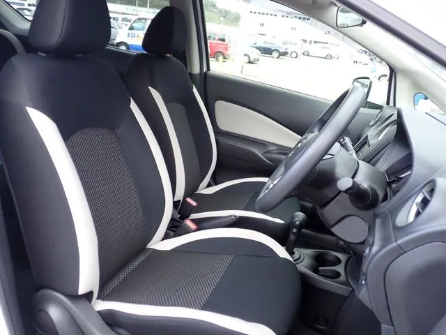 ニッサン　ノート