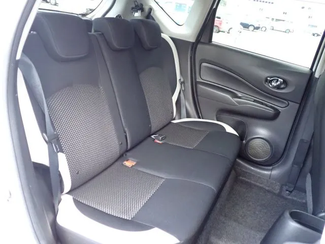 ニッサン　ノート