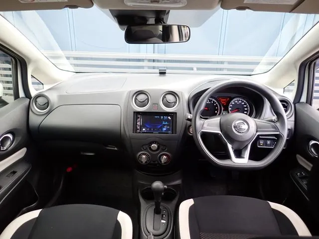 ニッサン　ノート