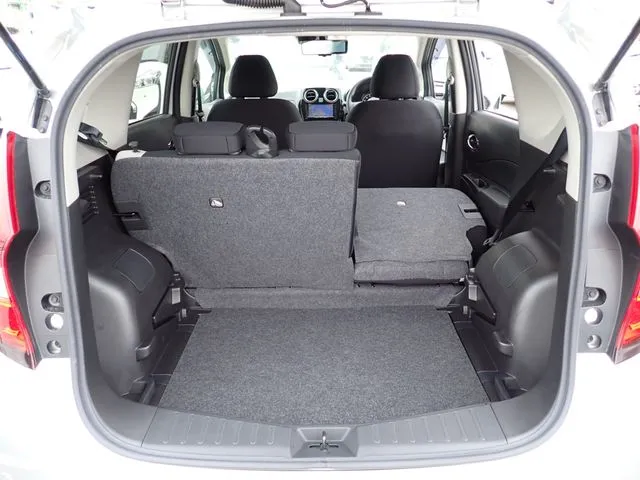 ノート（ニッサン）の車両写真