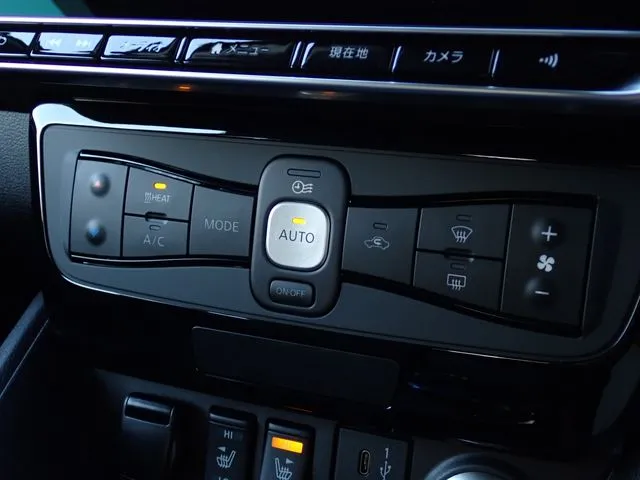 リーフ（ニッサン）の車両写真