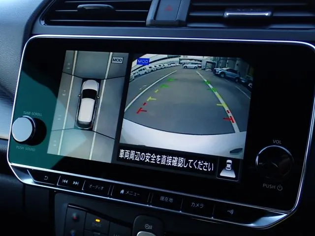 リーフ（ニッサン）の車両写真