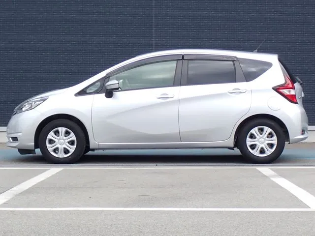 ノート（ニッサン）の車両写真