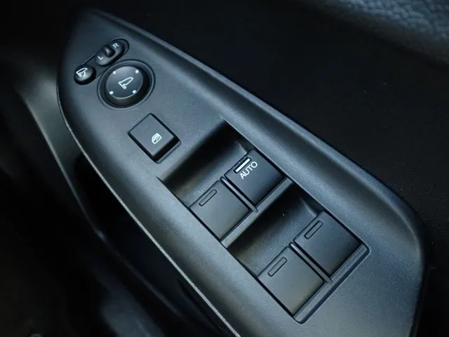 シャトル　ハイブリッド　４ＷＤ（ホンダ）の車両写真