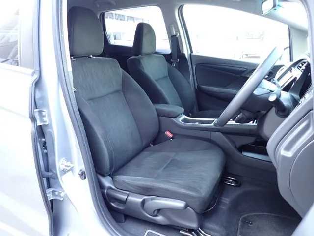 シャトル　ハイブリッド　４ＷＤ（ホンダ）の車両写真