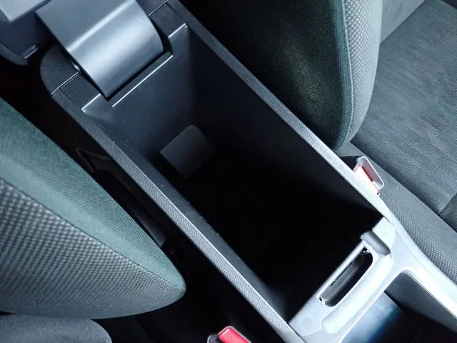 シャトル　ハイブリッド　４ＷＤ（ホンダ）の車両写真