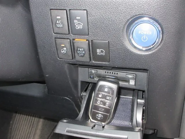 トヨタ ヴェルファイア ハイブリッド 4WD