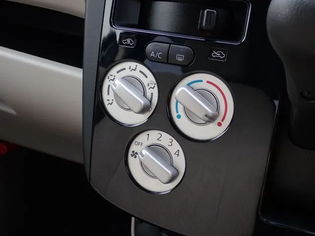 デイズ 4WD(ニッサン)の車両写真