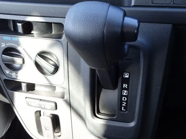 ダイハツ ハイゼットカーゴ