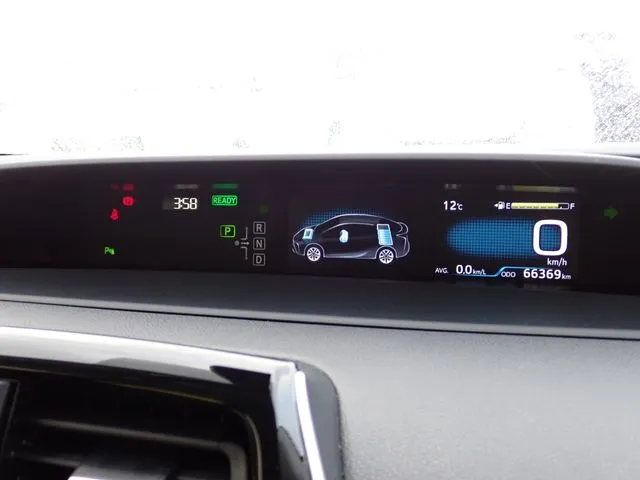 プリウス(トヨタ)の車両写真