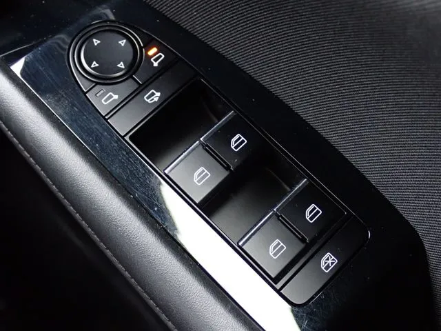 ＭＡＺＤＡ３　ファストバック（マツダ）の車両写真