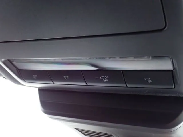 ＭＡＺＤＡ３　ファストバック（マツダ）の車両写真