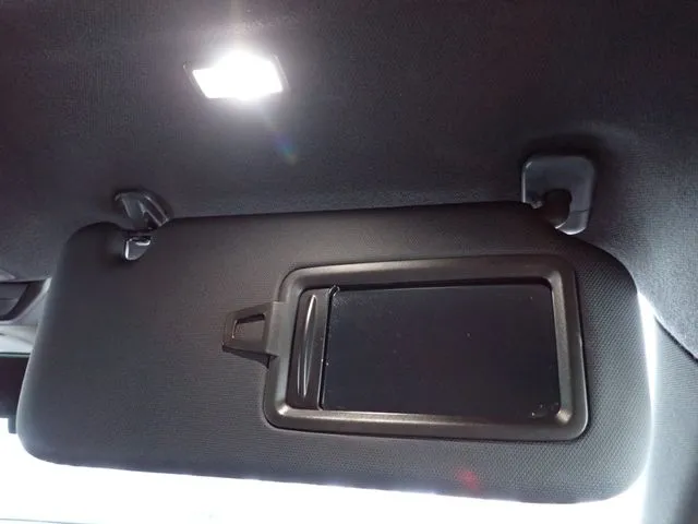 ＭＡＺＤＡ３　ファストバック（マツダ）の車両写真