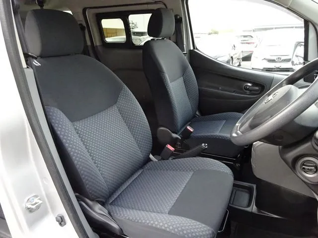 ニッサン　ＮＶ２００バネットワゴン