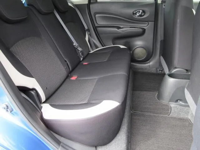 ノート　４ＷＤ（ニッサン）の車両写真