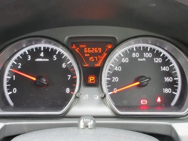 ノート　４ＷＤ（ニッサン）の車両写真