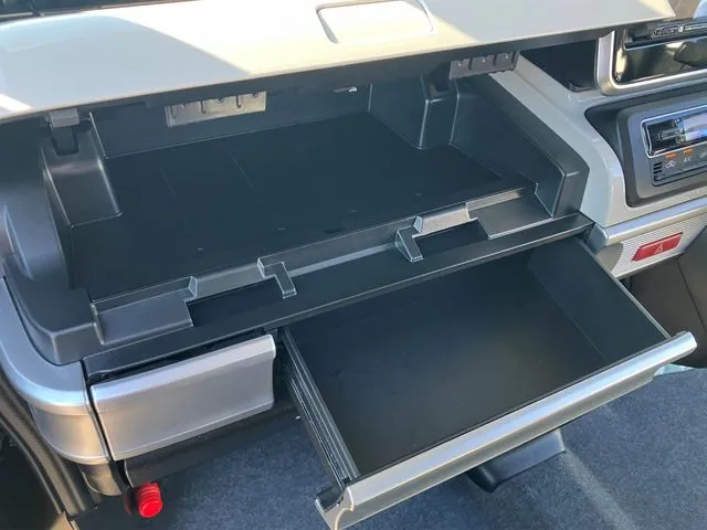 スペーシア 4WD(スズキ)の車両写真