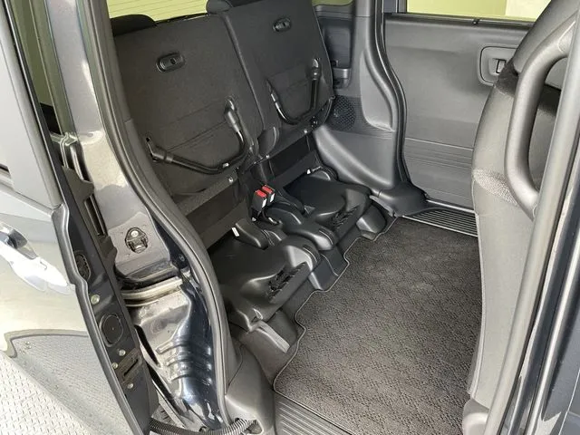 Ｎ　ＢＯＸ　カスタム（ホンダ）の車両写真