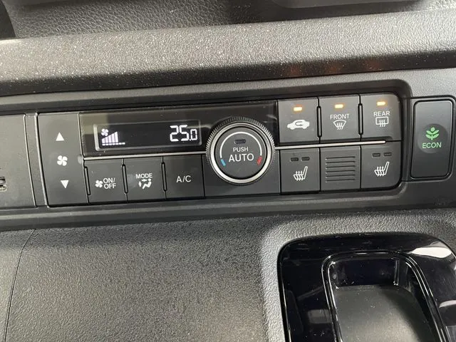 Ｎ　ＢＯＸ　カスタム（ホンダ）の車両写真