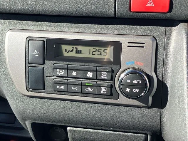 ハイエースバン　２ＷＤ（トヨタ）の車両写真