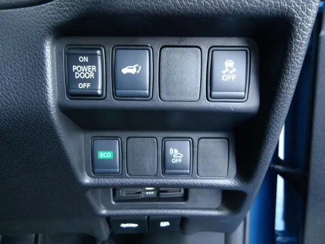 ニッサン エクストレイル ハイブリッド 4WD