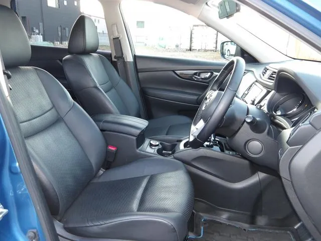 ニッサン エクストレイル ハイブリッド 4WD