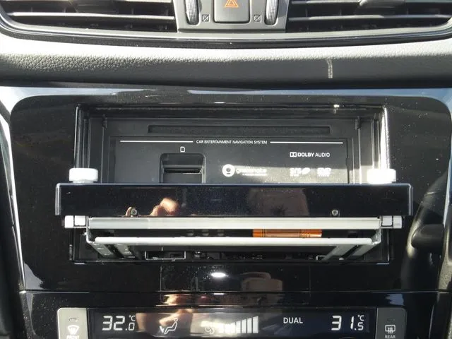 ニッサン エクストレイル ハイブリッド 4WD