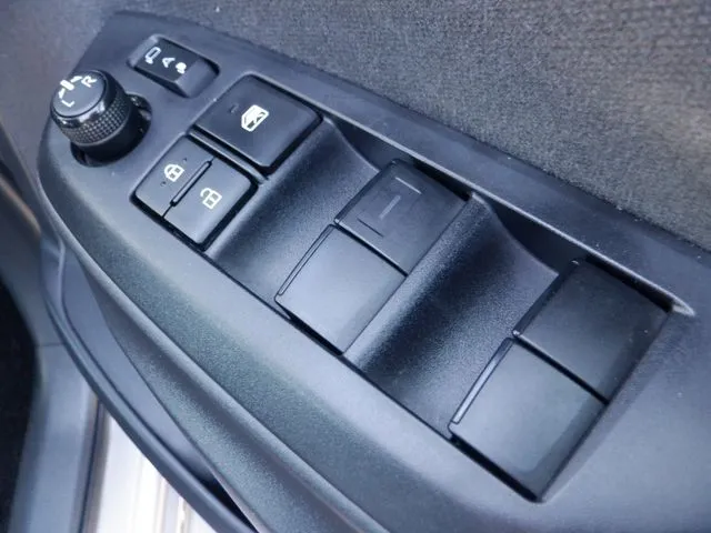 トヨタ　ヤリス　ハイブリッド