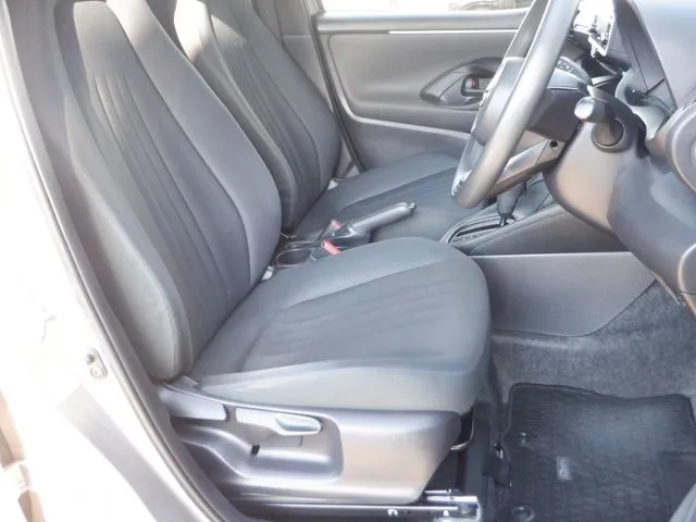 トヨタ　ヤリス　ハイブリッド