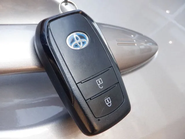 トヨタ　ヤリス　ハイブリッド