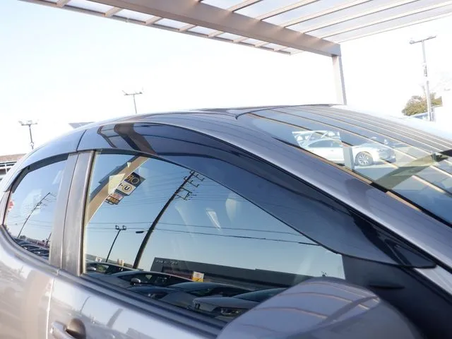 トヨタ　ヤリス　ハイブリッド