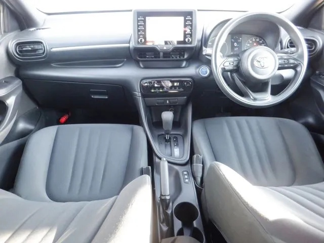 トヨタ　ヤリス　ハイブリッド