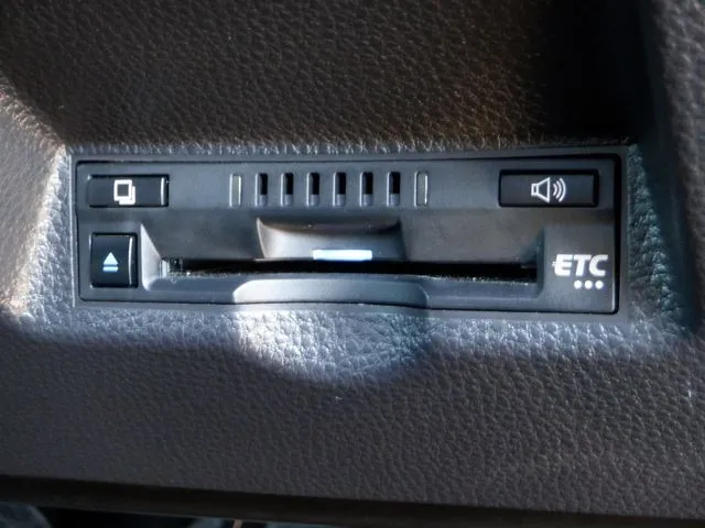 トヨタ　ヤリス　ハイブリッド