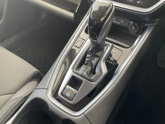 レヴォーグ（スバル）の車両写真