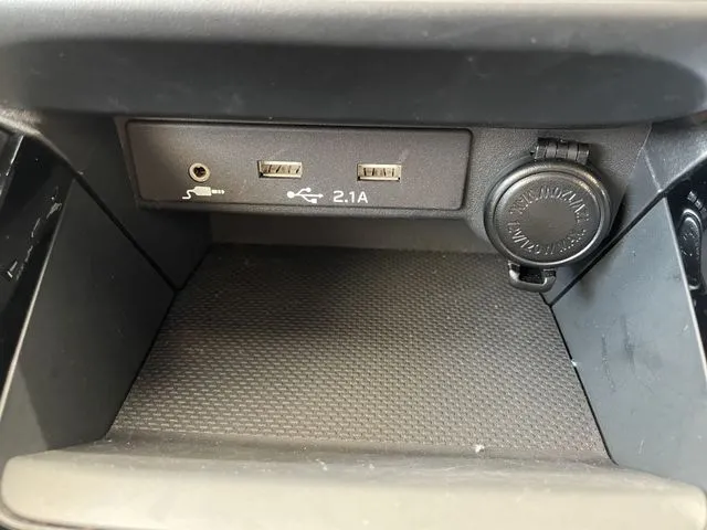 レヴォーグ（スバル）の車両写真