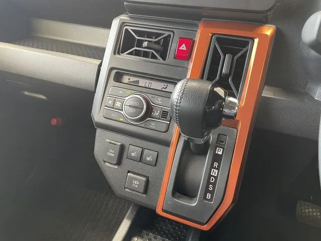 タフト（ダイハツ）の車両写真