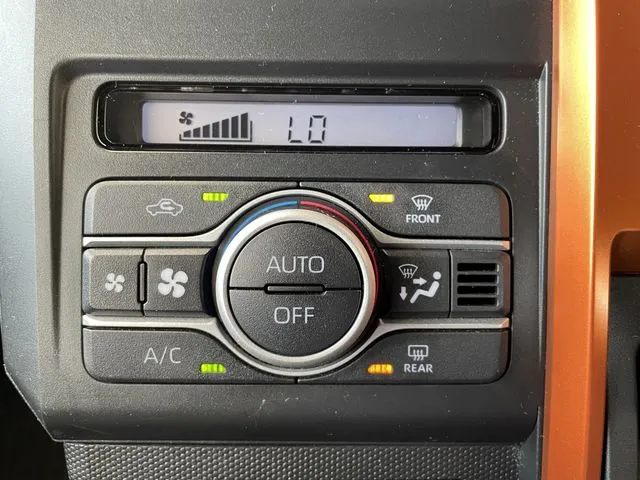 タフト（ダイハツ）の車両写真