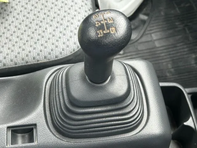 ニッサン　ＮＴ１００クリッパー　４ＷＤ