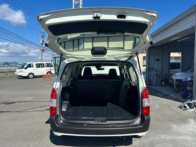 トヨタ　プロボックスバン　２ＷＤ