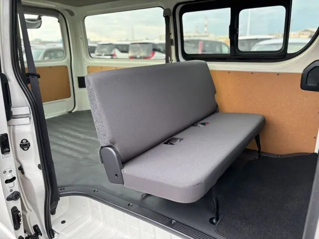 トヨタ ハイエースバン 1.25t 2WD