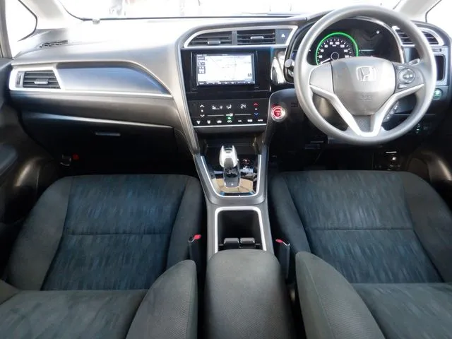 ホンダ　シャトル　ハイブリッド