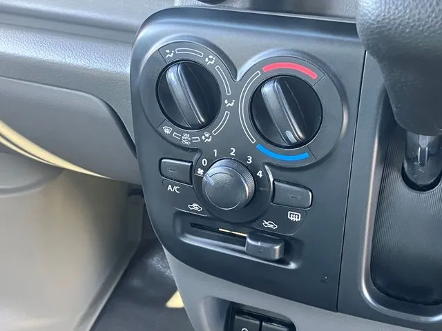 エブリイバン　４ＷＤ（スズキ）の車両写真