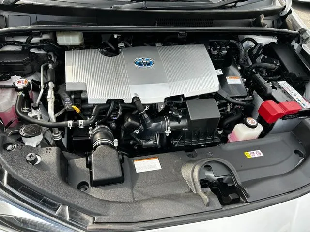 プリウス（トヨタ）の車両写真