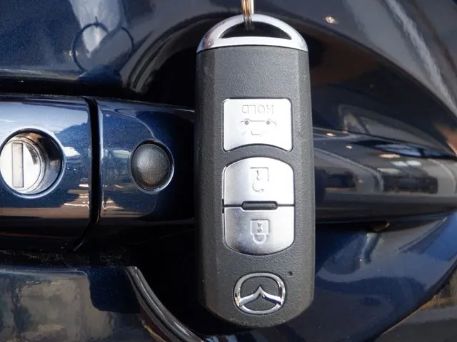 ＭＡＺＤＡ６　セダン（マツダ）の車両写真