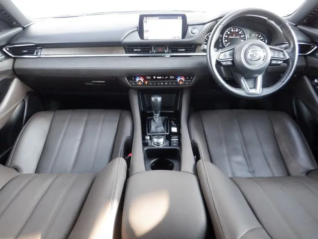 ＭＡＺＤＡ６　セダン（マツダ）の車両写真