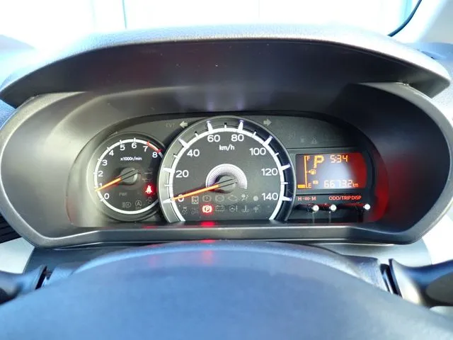 ムーヴ（ダイハツ）の車両写真