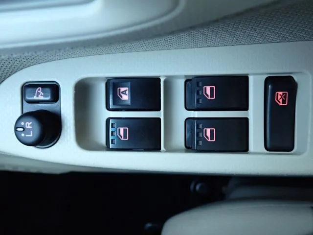 ムーヴ（ダイハツ）の車両写真