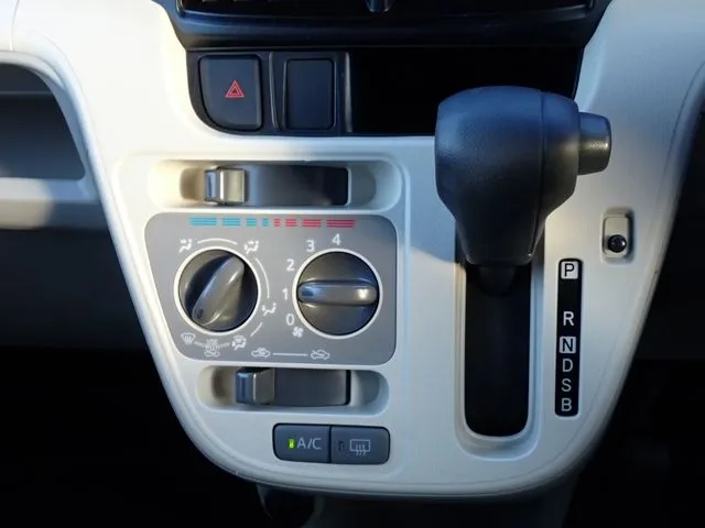 ムーヴ（ダイハツ）の車両写真