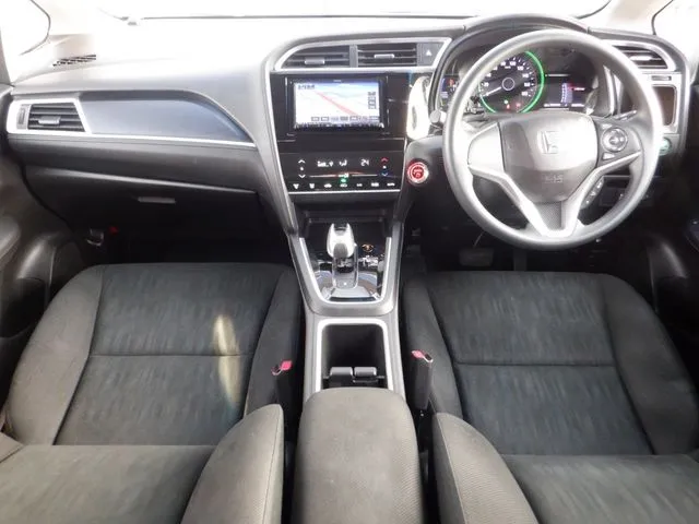 シャトル ハイブリッド(ホンダ)の車両写真