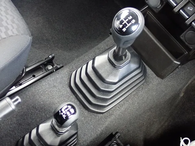 ジムニー　４ＷＤ（スズキ）の車両写真